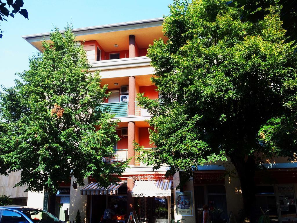 Max Thermal Apartman Heviz Exterior photo